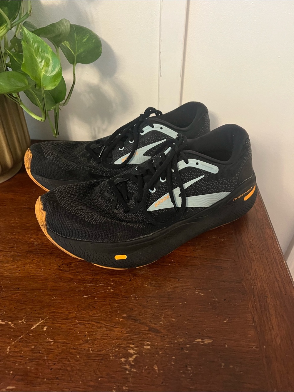 Brooks Men's Ghost Max Cushion Running Shoes - Black / Orange size 10